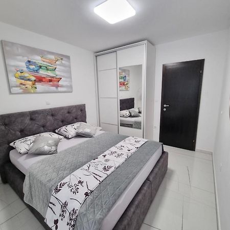 Luxury Apartment Antonija-Old Town ツァヴタット エクステリア 写真