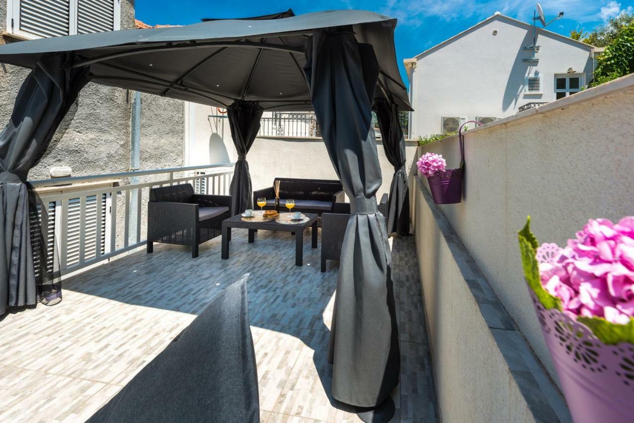 Luxury Apartment Antonija-Old Town ツァヴタット エクステリア 写真