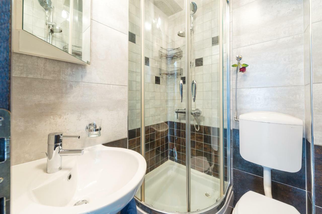 Luxury Apartment Antonija-Old Town ツァヴタット エクステリア 写真