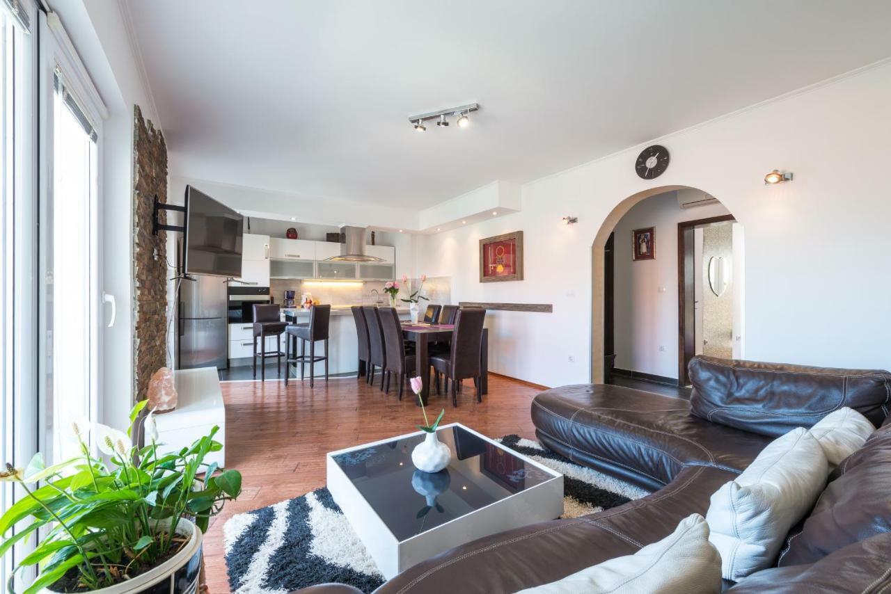 Luxury Apartment Antonija-Old Town ツァヴタット エクステリア 写真